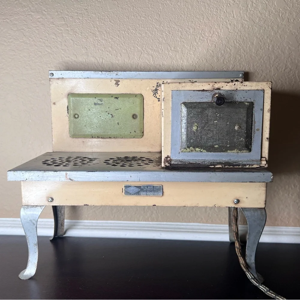 Vintage 1930's Empire B-24 Toy Oven, Metal Ware Corp., Easy Bake Stove, Collecti